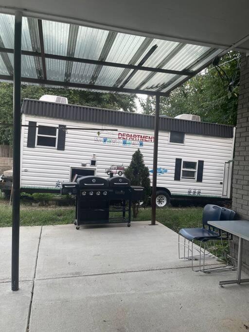 Large, Fenced, Near Beale Street Downtown, Hot Tub Memphis