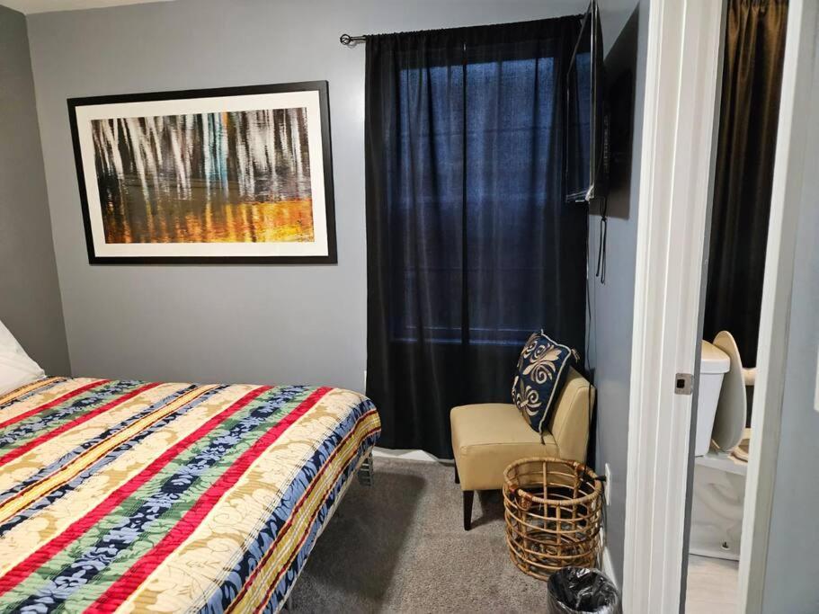 Large, Fenced, Near Beale Street Downtown, Hot Tub Holiday home *