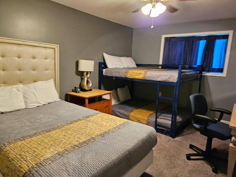 Holiday home Large, Fenced, Near Beale Street Downtown, Hot Tub *
